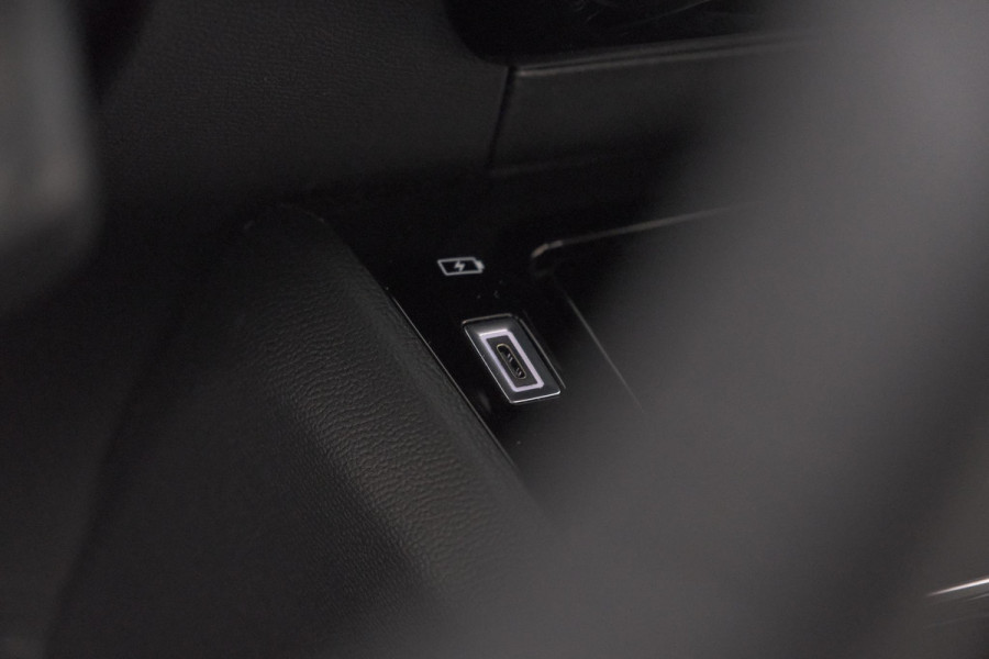 Peugeot 2008 Hybrid 145 e-DCS6 Allure | 360 Camera | Adaptieve Cruise Control | Navigatie | Dodehoekdetectie