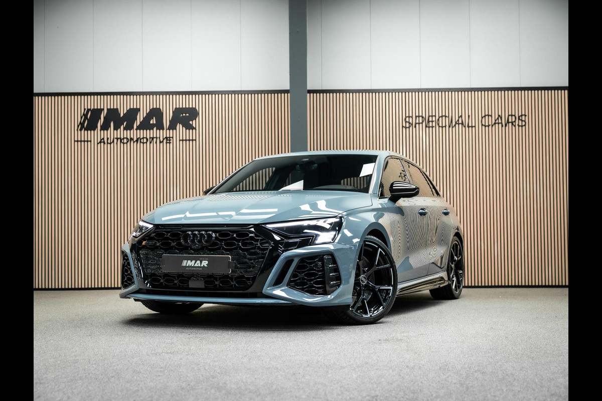 Audi RS3 Sportback 2.5 TFSI quattro | Akrapovič | Eventuri | Urban |