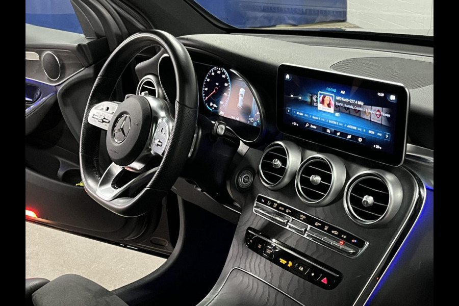 Mercedes-Benz GLC300e AMG Line Trekhaak | Open dak | Distronic | Stoelverwarming | Ambient verlichting | 360 camera | Keyless