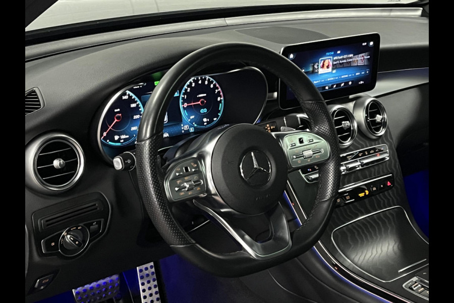 Mercedes-Benz GLC300e AMG Line Trekhaak | Open dak | Distronic | Stoelverwarming | Ambient verlichting | 360 camera | Keyless