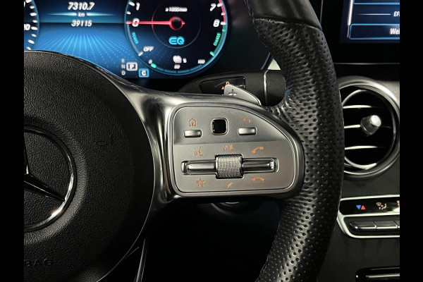 Mercedes-Benz GLC300e AMG Line Trekhaak | Open dak | Distronic | Stoelverwarming | Ambient verlichting | 360 camera | Keyless
