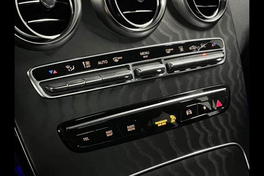 Mercedes-Benz GLC300e AMG Line Trekhaak | Open dak | Distronic | Stoelverwarming | Ambient verlichting | 360 camera | Keyless