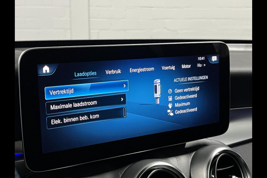 Mercedes-Benz GLC300e AMG Line Trekhaak | Open dak | Distronic | Stoelverwarming | Ambient verlichting | 360 camera | Keyless