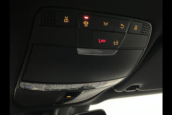Mercedes-Benz GLC300e AMG Line Trekhaak | Open dak | Distronic | Stoelverwarming | Ambient verlichting | 360 camera | Keyless