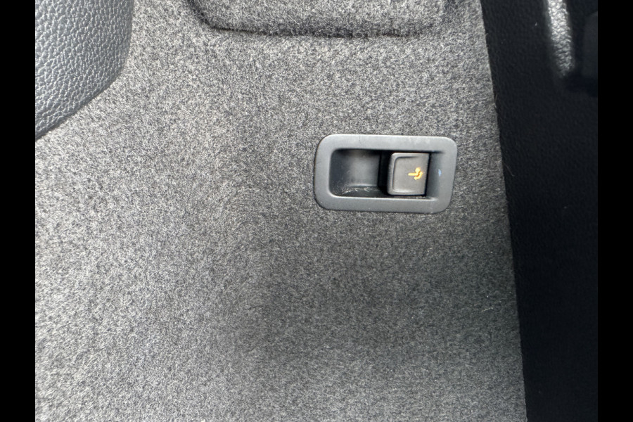 Škoda Karoq 1.5 TSI ACT Style Business | Trekhaak wegkl. | Camera | Canton | Groot Navi | Prijs Rijklaar!!
