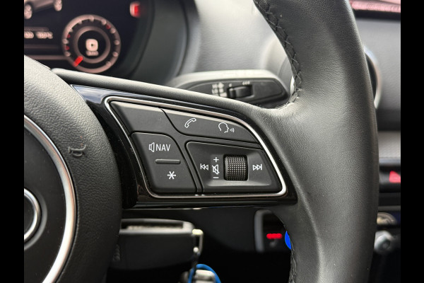 Audi Q2 35 TFSI Pro Line | ACC | Apple Carplay | | Camera | Stoelverwarming