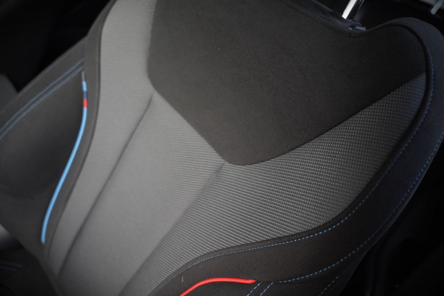 BMW 3 Serie Touring 330i xDrive High Excecutive M Sport | M Performance | Stoelverwarming | Camera | Navigatie | Parkeersensoren | Apple Carplay | Keyless | HIFI | Adaptive Cruise Control | DAB | LED | BTW | Fabrieksgarantie