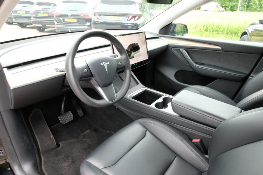 Tesla Model Y Long Range AWD 75 kWh 514 PK | Full Self Driving | Auto Pilot | Dual Motor | Panorama dak | Elektrische Stoelen | Elektrische Klep | 19 Inch |