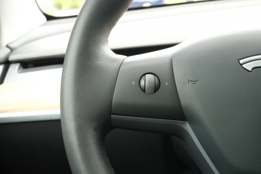 Tesla Model Y Long Range AWD 75 kWh 514 PK | Full Self Driving | Auto Pilot | Dual Motor | Panorama dak | Elektrische Stoelen | Elektrische Klep | 19 Inch |