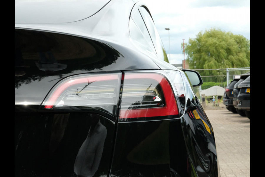 Tesla Model Y Long Range AWD 75 kWh 514 PK | Full Self Driving | Auto Pilot | Dual Motor | Panorama dak | Elektrische Stoelen | Elektrische Klep | 19 Inch |