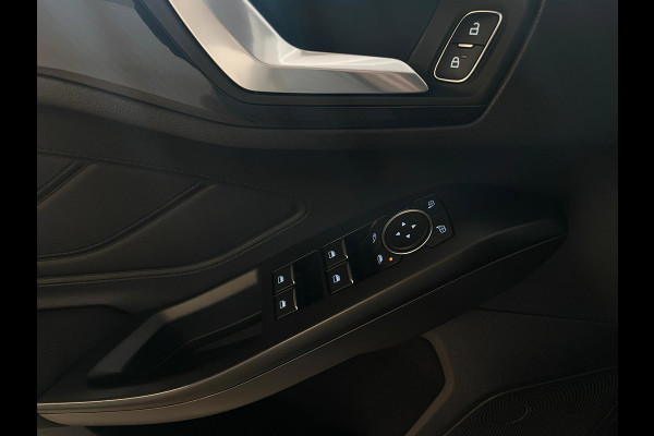Ford FOCUS Wagon 1.0 EcoBoost Hybrid ST Line Business ECC NAVI CRUISE APPLE CARPLAY TREKHAAK SPORTSTOELEN