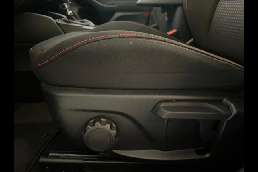 Ford FOCUS Wagon 1.0 EcoBoost Hybrid ST Line Business ECC NAVI CRUISE APPLE CARPLAY TREKHAAK SPORTSTOELEN