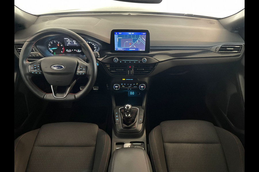 Ford FOCUS Wagon 1.0 EcoBoost Hybrid ST Line Business ECC NAVI CRUISE APPLE CARPLAY TREKHAAK SPORTSTOELEN