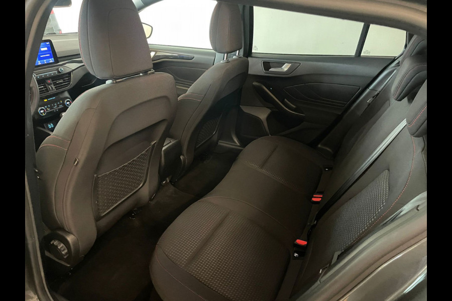 Ford FOCUS Wagon 1.0 EcoBoost Hybrid ST Line Business ECC NAVI CRUISE APPLE CARPLAY TREKHAAK SPORTSTOELEN