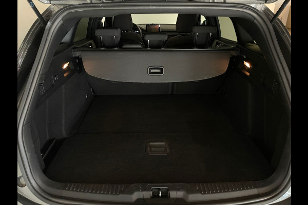 Ford FOCUS Wagon 1.0 EcoBoost Hybrid ST Line Business ECC NAVI CRUISE APPLE CARPLAY TREKHAAK SPORTSTOELEN