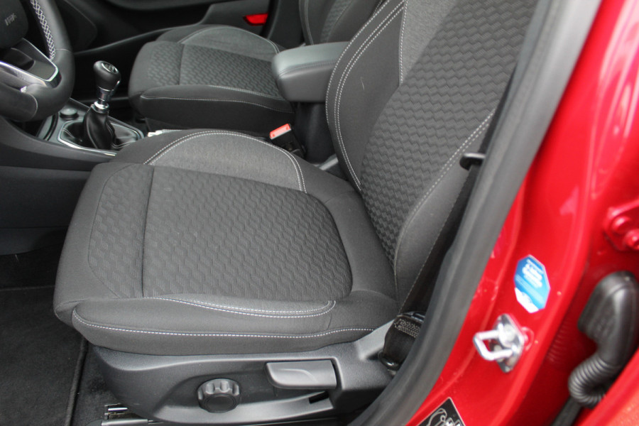 Ford Puma 1.0-125pk EcoBoost Mild-Hybrid Titanium. Fabrieksgarantie t/m 09-05-2027 ! Volautm. airco, stoel-, stuur- en voorraamverwarming, trekhaak, privacy glass, adaptive cruise cntrl, dodehoek assistent, camera, pdc v+a, rij-assistent pakket, winterpakket, metallic lak etc