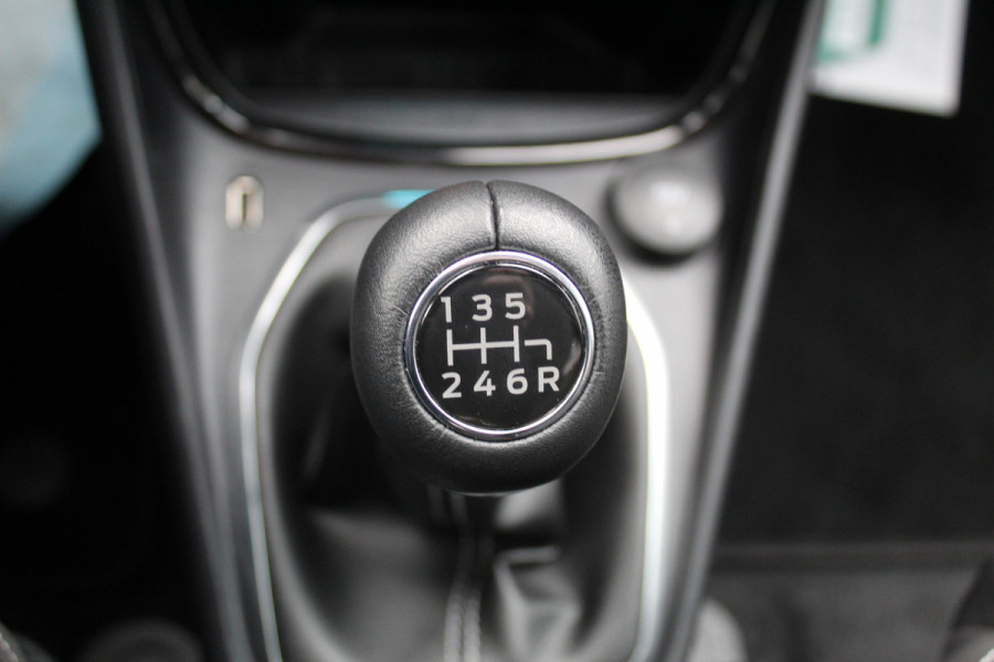 Ford Puma 1.0-125pk EcoBoost Mild-Hybrid Titanium. Fabrieksgarantie t/m 09-05-2027 ! Volautm. airco, stoel-, stuur- en voorraamverwarming, trekhaak, privacy glass, adaptive cruise cntrl, dodehoek assistent, camera, pdc v+a, rij-assistent pakket, winterpakket, metallic lak etc