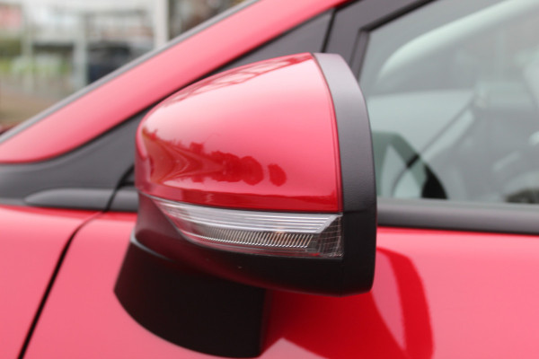 Ford Puma 1.0-125pk EcoBoost Mild-Hybrid Titanium. Fabrieksgarantie t/m 09-05-2027 ! Volautm. airco, stoel-, stuur- en voorraamverwarming, trekhaak, privacy glass, adaptive cruise cntrl, dodehoek assistent, camera, pdc v+a, rij-assistent pakket, winterpakket, metallic lak etc
