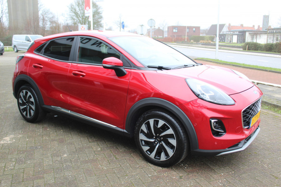Ford Puma 1.0-125pk EcoBoost Mild-Hybrid Titanium. Fabrieksgarantie t/m 09-05-2027 ! Volautm. airco, stoel-, stuur- en voorraamverwarming, trekhaak, privacy glass, adaptive cruise cntrl, dodehoek assistent, camera, pdc v+a, rij-assistent pakket, winterpakket, metallic lak etc