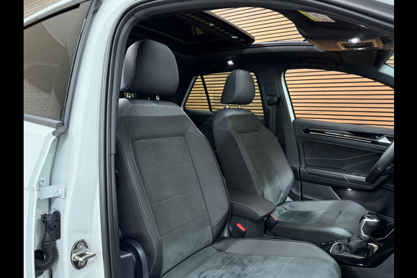 Volkswagen T-Roc 1.5 TSI R-Line DSG | Pano | Massage stoel bestuurder | IQ.Light | ACC | Camera | 19 Inch Misano | 2023