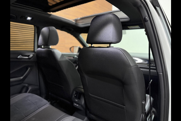 Volkswagen T-Roc 1.5 TSI R-Line DSG | Pano | Massage stoel bestuurder | IQ.Light | ACC | Camera | 19 Inch Misano | 2023