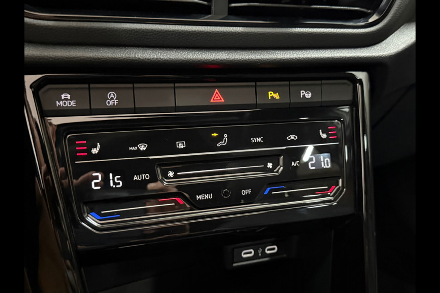 Volkswagen T-Roc 1.5 TSI R-Line DSG | Pano | Massage stoel bestuurder | IQ.Light | ACC | Camera | 19 Inch Misano | 2023