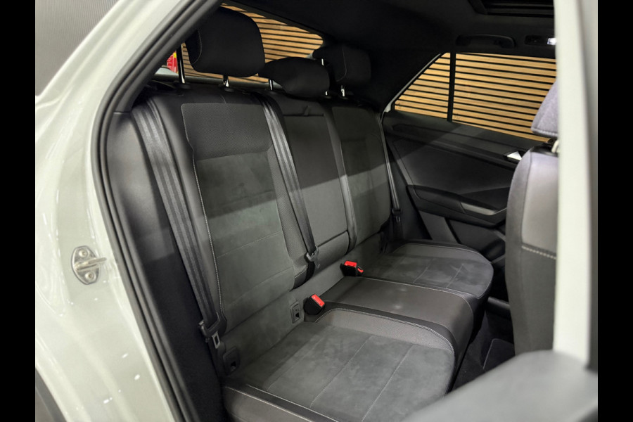 Volkswagen T-Roc 1.5 TSI R-Line DSG | Pano | Massage stoel bestuurder | IQ.Light | ACC | Camera | 19 Inch Misano | 2023