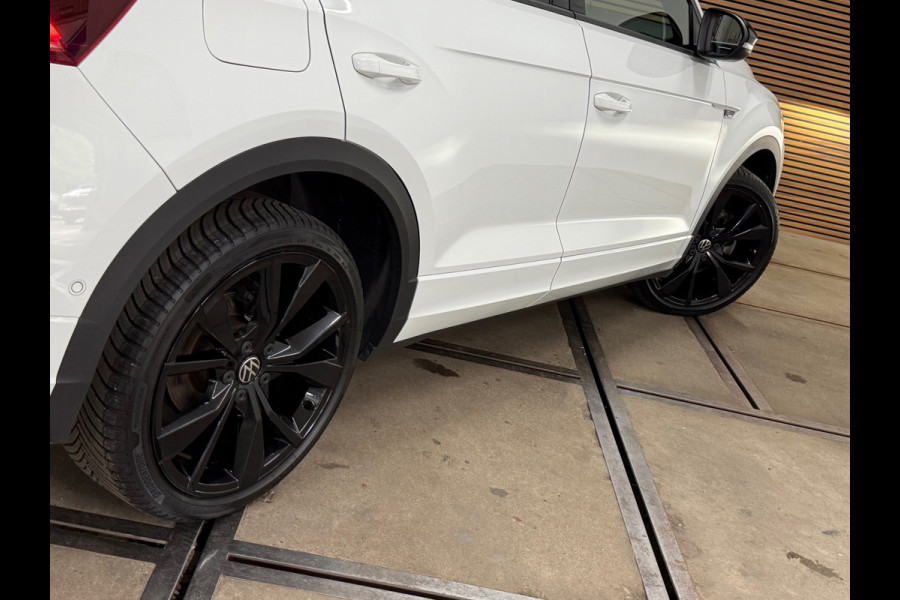 Volkswagen T-Roc 1.5 TSI R-Line DSG | Pano | Massage stoel bestuurder | IQ.Light | ACC | Camera | 19 Inch Misano | 2023