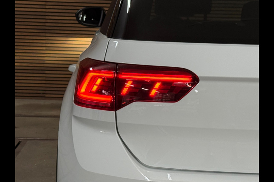 Volkswagen T-Roc 1.5 TSI R-Line DSG | Pano | Massage stoel bestuurder | IQ.Light | ACC | Camera | 19 Inch Misano | 2023