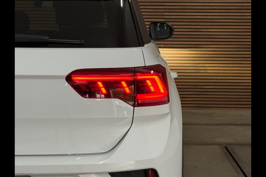 Volkswagen T-Roc 1.5 TSI R-Line DSG | Pano | Massage stoel bestuurder | IQ.Light | ACC | Camera | 19 Inch Misano | 2023