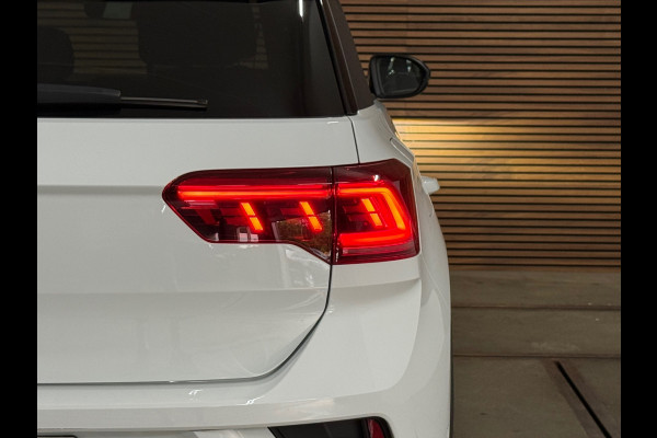 Volkswagen T-Roc 1.5 TSI R-Line DSG | Pano | Massage stoel bestuurder | IQ.Light | ACC | Camera | 19 Inch Misano | 2023