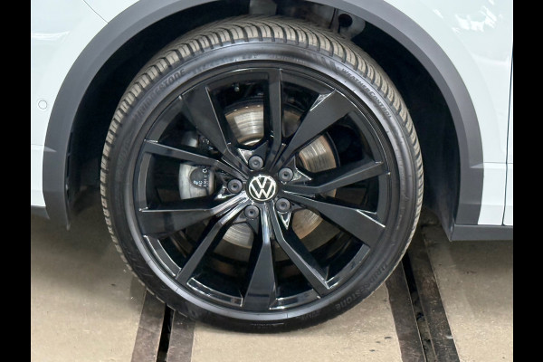 Volkswagen T-Roc 1.5 TSI R-Line DSG | Pano | Massage stoel bestuurder | IQ.Light | ACC | Camera | 19 Inch Misano | 2023