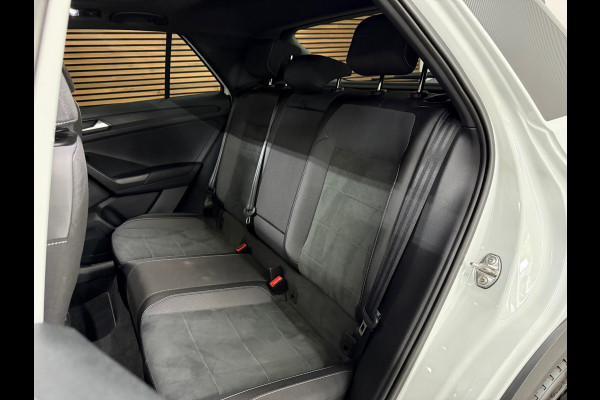 Volkswagen T-Roc 1.5 TSI R-Line DSG | Pano | Massage stoel bestuurder | IQ.Light | ACC | Camera | 19 Inch Misano | 2023