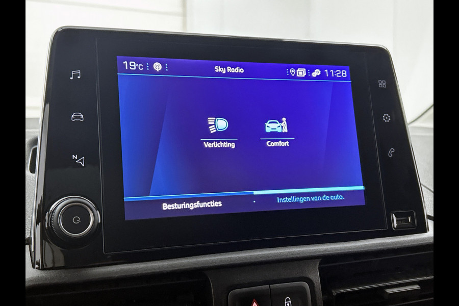 Peugeot Partner 1.2 Benzine 111PK Euro6 Premium / Airco / Navigatie / Cruise-ctr. / Schuifdeur + Raam / Radio multimedia / Apk 08-2027
