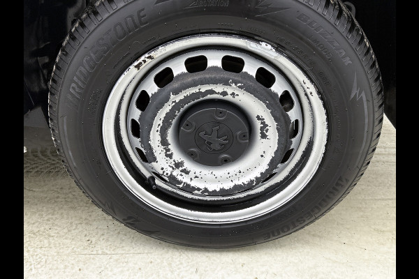Peugeot Partner 1.2 Benzine 111PK Euro6 Premium / Airco / Navigatie / Cruise-ctr. / Schuifdeur + Raam / Radio multimedia / Apk 08-2027