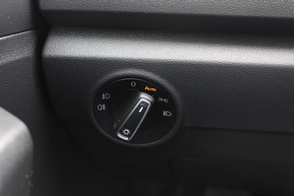 Volkswagen T-Roc 1.5 TSI Sport / Trekhaak / Panoramadak / Virtual Cockpit / CarPlay / 17'' / LED Koplampen / DAB / ACC