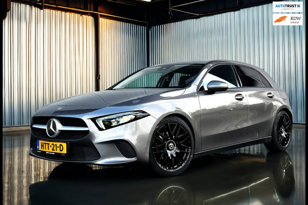 Mercedes-Benz A-Klasse 180 Business Solution AMG Line_Carplay_Camera_cruise