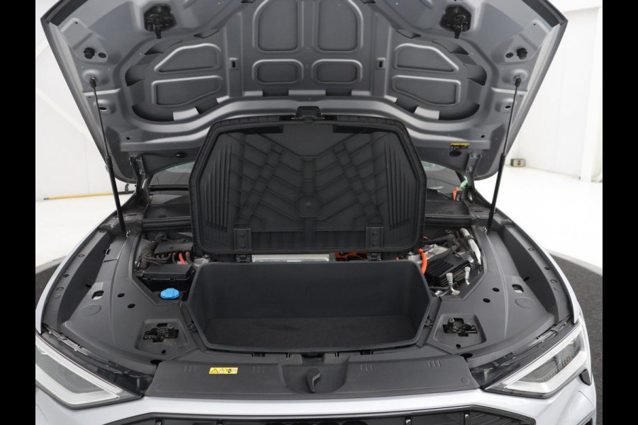 Audi e-tron Sportback 50 quattro S edition 71 kWh | SOH 90.4 | Panoramadak | Adaptive cruise | Matrix LED | Elek. Stoelen | Memory | Stoelverwarming | Camera | DAB |