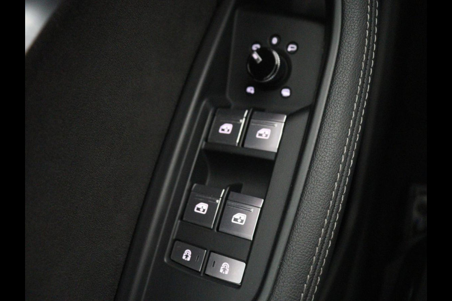 Audi e-tron Sportback 50 quattro S edition 71 kWh | SOH 90.4 | Panoramadak | Adaptive cruise | Matrix LED | Elek. Stoelen | Memory | Stoelverwarming | Camera | DAB |