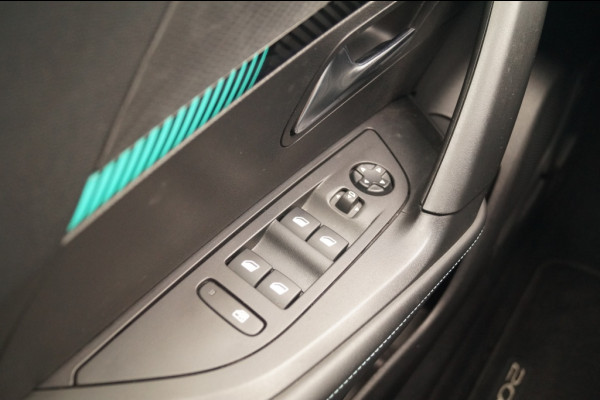 Peugeot 2008 1.2 PureTech 130pk Allure Pack -NAVI-TREKHAAK-ECC-PDC-