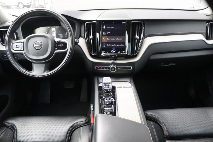 Volvo XC60 2.0 T8 Twin Engine AWD Inscription Pano-dak/Trekhaak/Memory-stoel/360-camera/Stoelverwarming