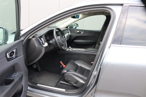 Volvo XC60 2.0 T8 Twin Engine AWD Inscription Pano-dak/Trekhaak/Memory-stoel/360-camera/Stoelverwarming