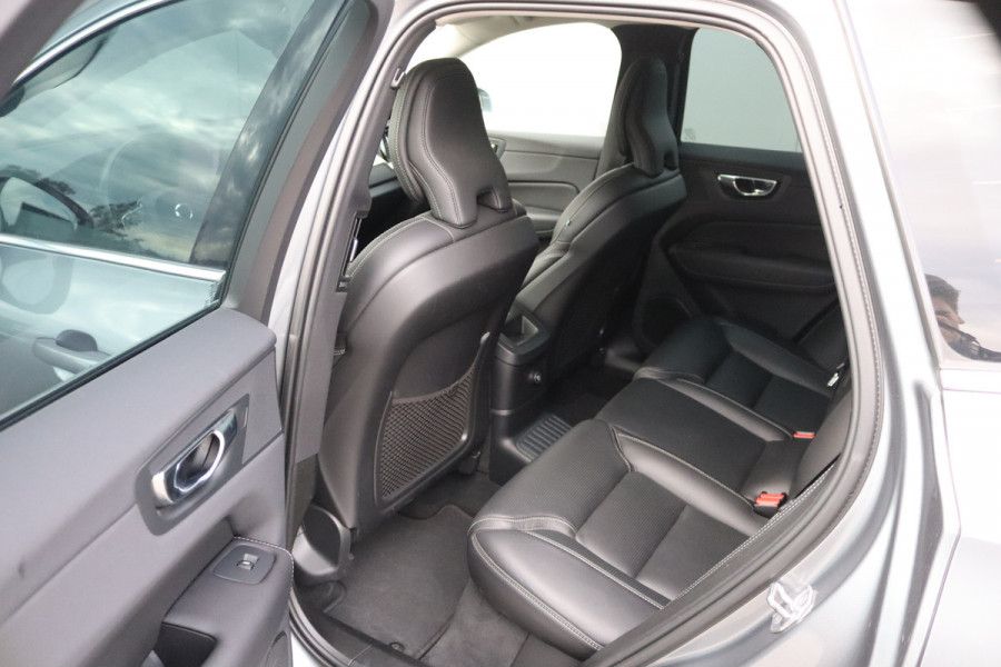 Volvo XC60 2.0 T8 Twin Engine AWD Inscription Pano-dak/Trekhaak/Memory-stoel/360-camera/Stoelverwarming