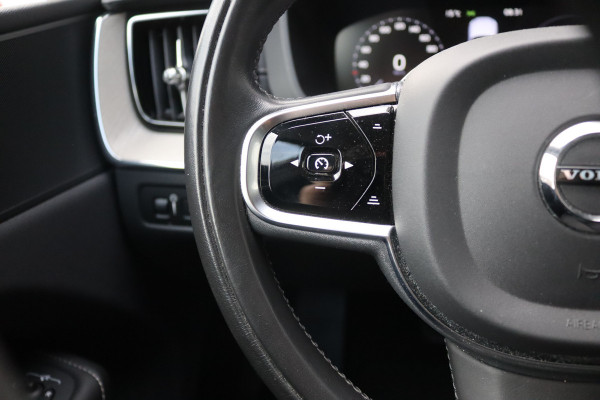 Volvo XC60 2.0 T8 Twin Engine AWD Inscription Pano-dak/Trekhaak/Memory-stoel/360-camera/Stoelverwarming