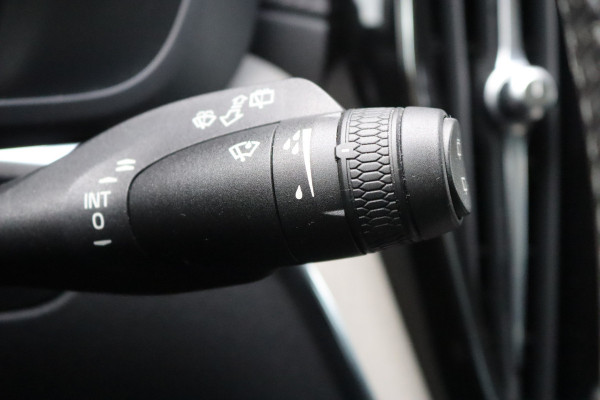 Volvo XC60 2.0 T8 Twin Engine AWD Inscription Pano-dak/Trekhaak/Memory-stoel/360-camera/Stoelverwarming