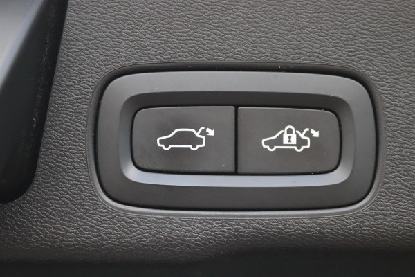 Volvo XC60 2.0 T8 Twin Engine AWD Inscription Pano-dak/Trekhaak/Memory-stoel/360-camera/Stoelverwarming