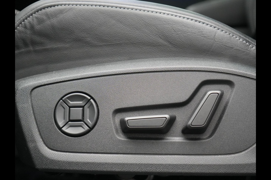 Audi Q4 e-tron 45 Quattro S Line 82 kWh 265pk Dealer O.H. | Trekhaak Af Fabriek | Panodak | Adaptive Cruise | Camera | Sportstoelen Memory & Verwarmd | Sfeerverlichting | Keyless | Navigatie | DAB |