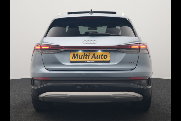 Audi Q4 e-tron 45 Quattro S Line 82 kWh 265pk Dealer O.H. | Trekhaak Af Fabriek | Panodak | Adaptive Cruise | Camera | Sportstoelen Memory & Verwarmd | Sfeerverlichting | Keyless | Navigatie | DAB |