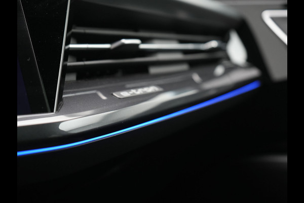 Audi Q4 e-tron 45 Quattro S Line 82 kWh 265pk Dealer O.H. | Trekhaak Af Fabriek | Panodak | Adaptive Cruise | Camera | Sportstoelen Memory & Verwarmd | Sfeerverlichting | Keyless | Navigatie | DAB |