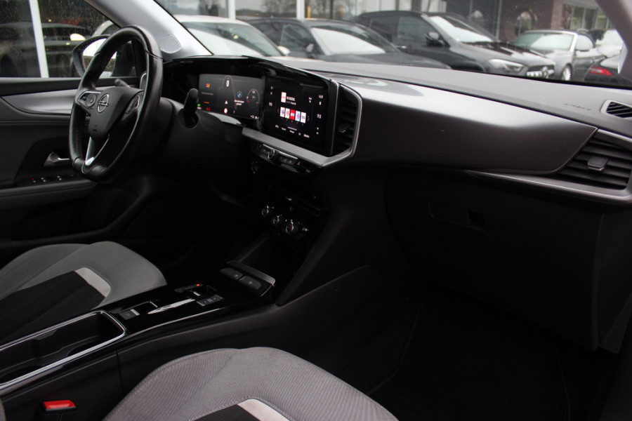Opel Mokka-e Elegance 50-kWh 11kw bl. / SoH 92,4% / Trekhaak / Camera / Navigatie / CarPlay / 17'' / DAB / Cruise Control